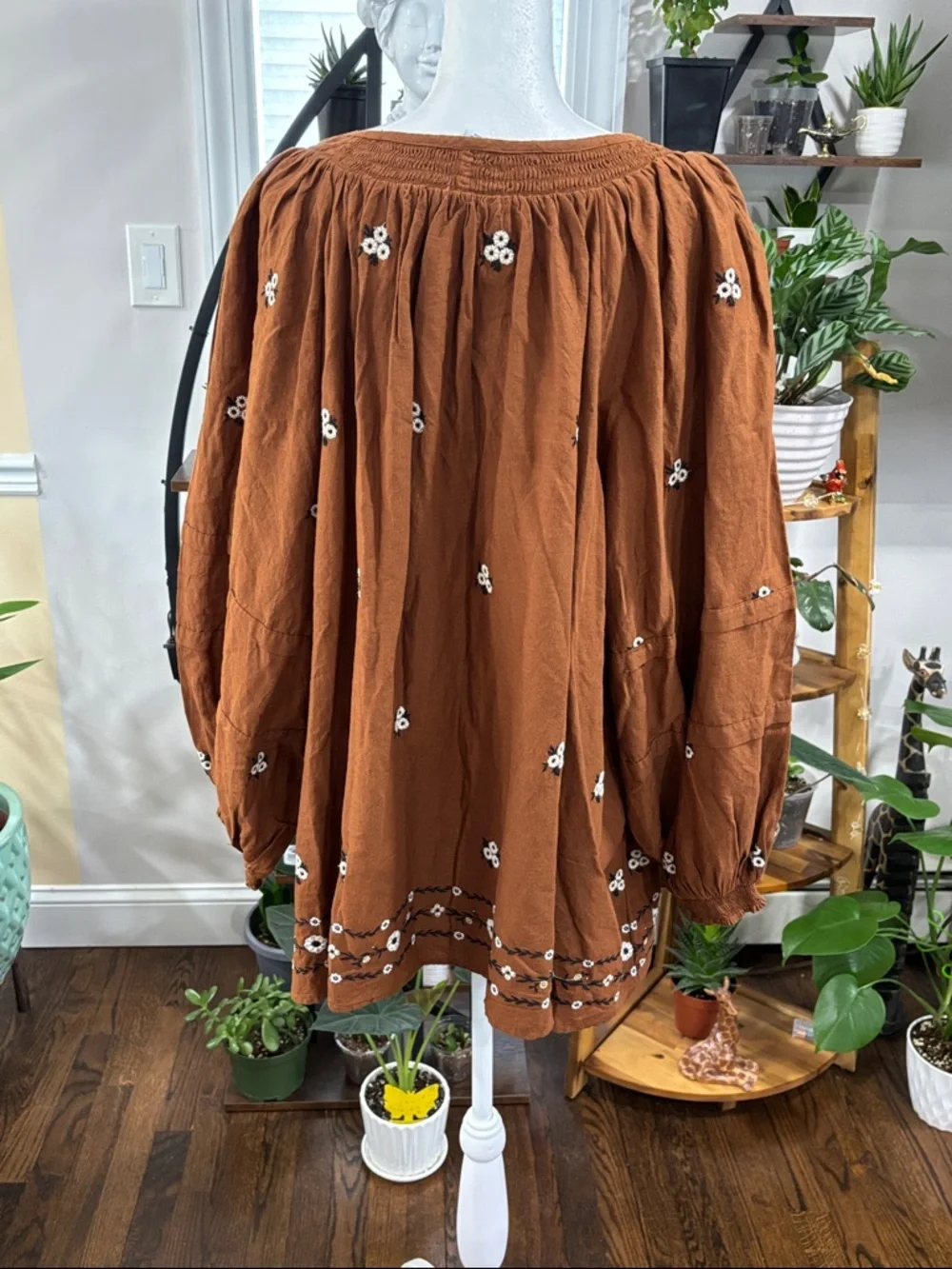 Old Navy floral embroidered woven peasant top size 4X
